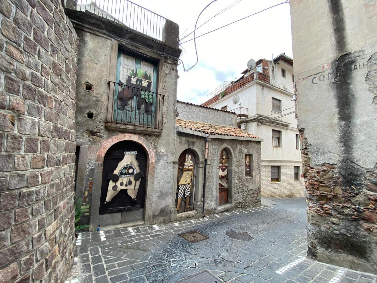 "The Gole Of Alcantara Living In The Dream'S Room" Graniti 外观 照片