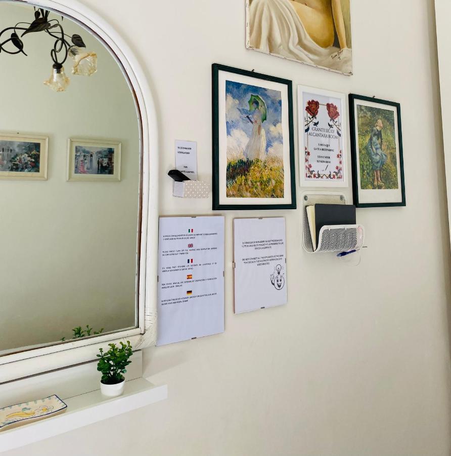 "The Gole Of Alcantara Living In The Dream'S Room" Graniti 外观 照片